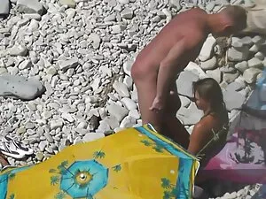 دارای موی سرخ تند و  ...