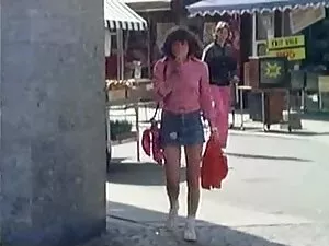 سگ ماده نوجوان فیلم  ...