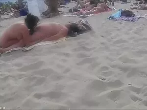 سگ ماده زیبا در فراو ...